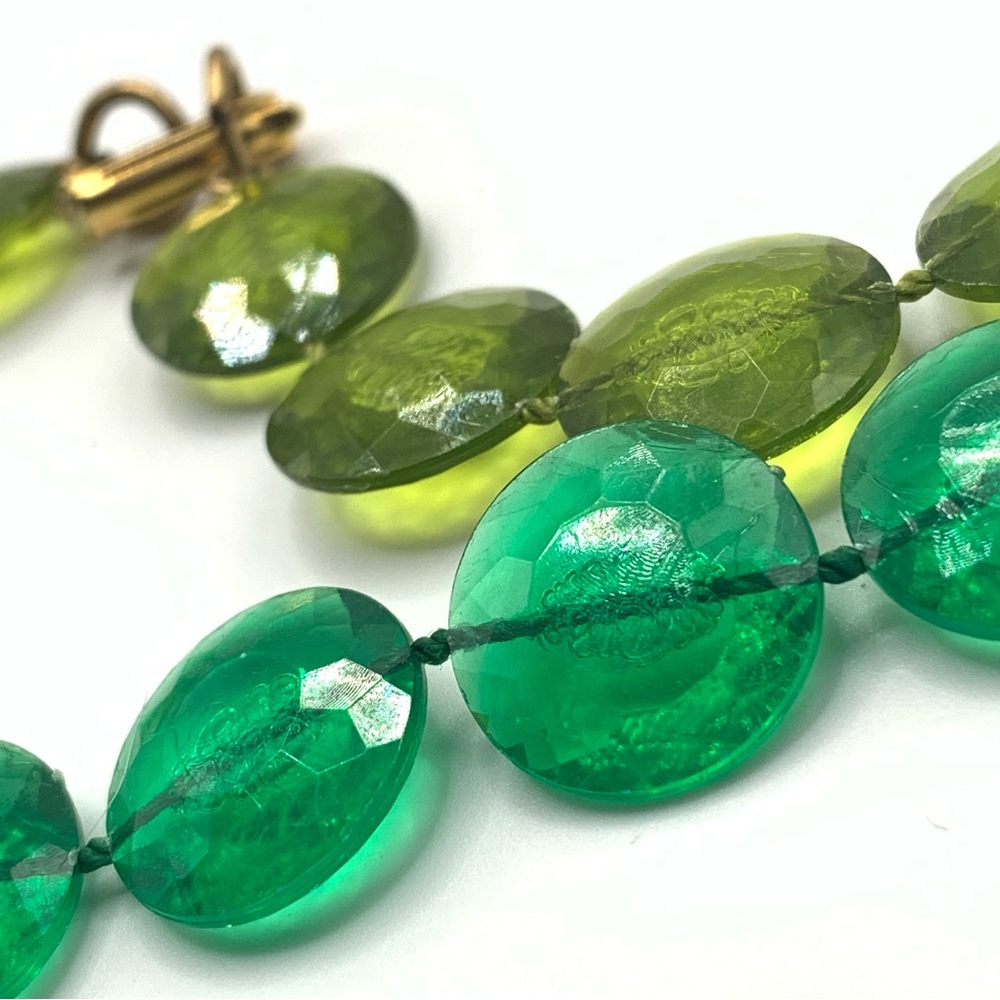 Colorful Vintage Long Yellow and Green Lucite Beaded Necklace W/ Fold over clasp - Picture 8 of 8